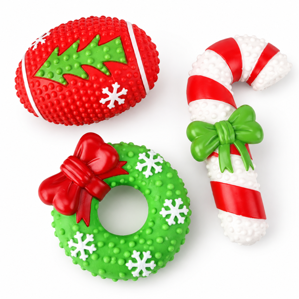 Lot de jouets à mâcher de Noël pour chiens, 3 jouets souples en latex avec couineur et texture à reliefs pour nettoyer les dents, formes de ballon de football américain, de couronne et de sucre d’orge